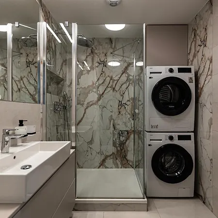 Apartment Klingerka Apartment, 25th Floor With Free Parking And View Of Castle And Danube *