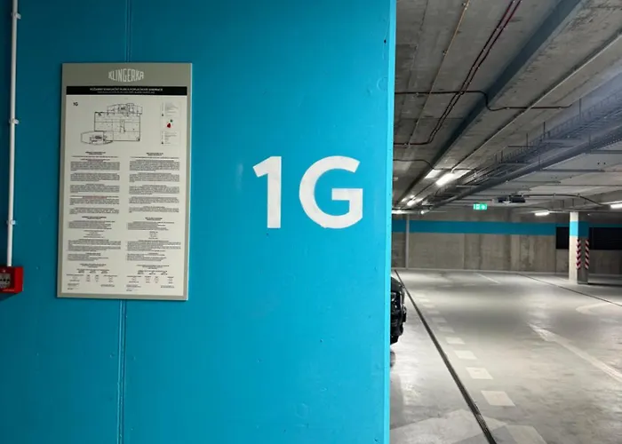 Klingerka Apartment, 25th Floor With Free Parking And View Of Castle And Danube Bratislava