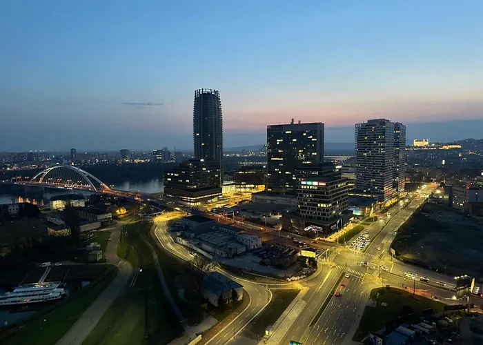 Klingerka Apartment, 25th Floor With Free Parking And View Of Castle And Danube Apartmán *