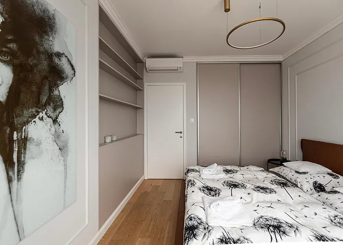 Klingerka Apartment, 25th Floor With Free Parking And View Of Castle And Danube *