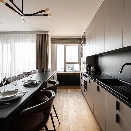 Апартаменты Klingerka Apartment, 25th Floor With Free Parking And View Of Castle And Danube Братислава